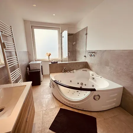 Zur Schoenen Aussicht I 150 I Whirlpool I Dachterrasse Apartmán *